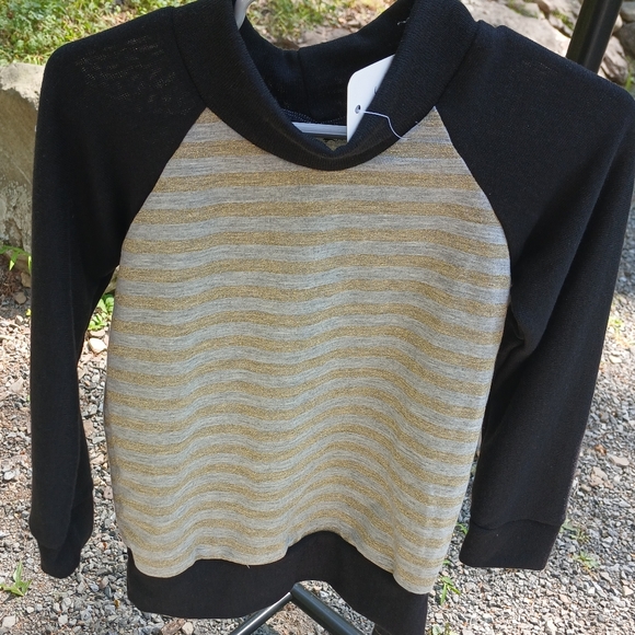 Gold Raglan Top - Picture 1 of 1